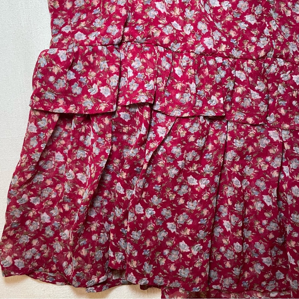 Red V-Neck Ruffle Cropped Tank Top - Picture 7 of 10